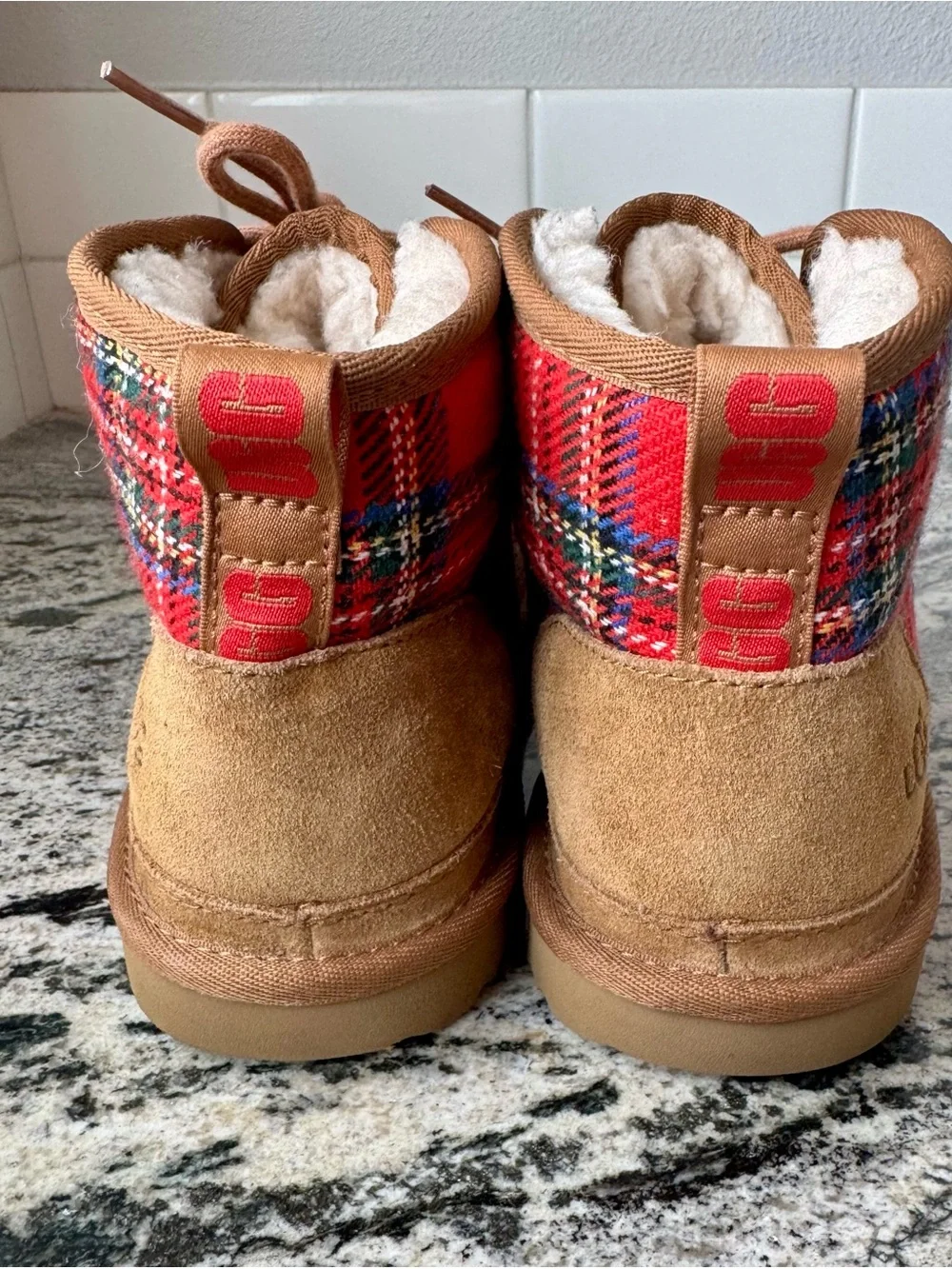 UGG Neumel II Tartan Plaid. Size 6 Y. VGUC.